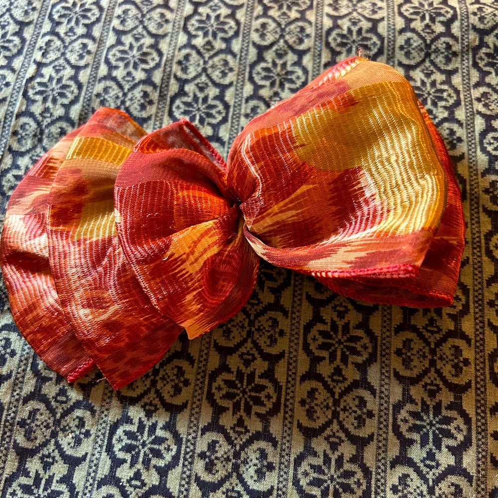 VTG Beautiful Silky Scarf 80s Hair Clip. Unbranded.